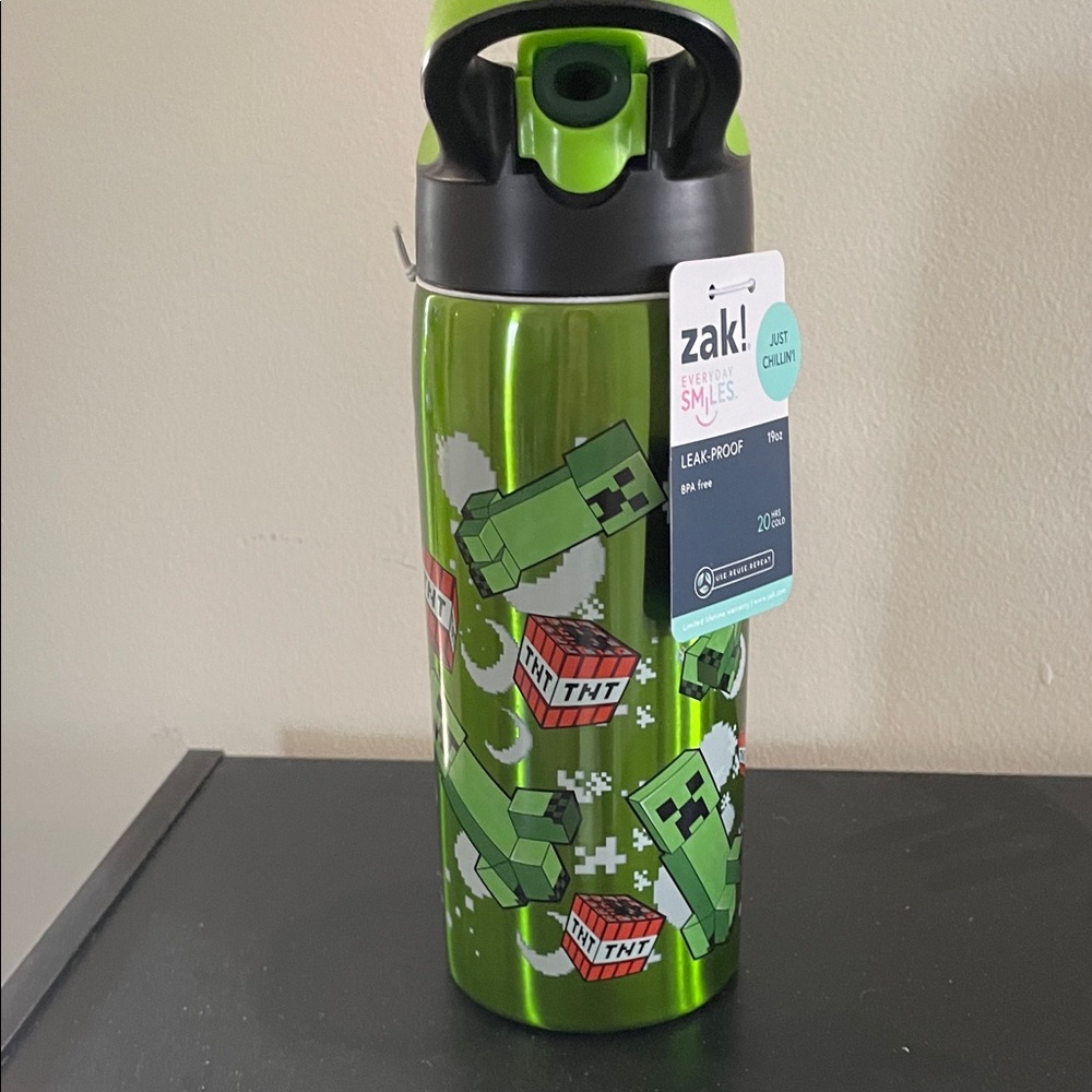 Zak! Designs Green Minecraft Water Bottle 19 oz